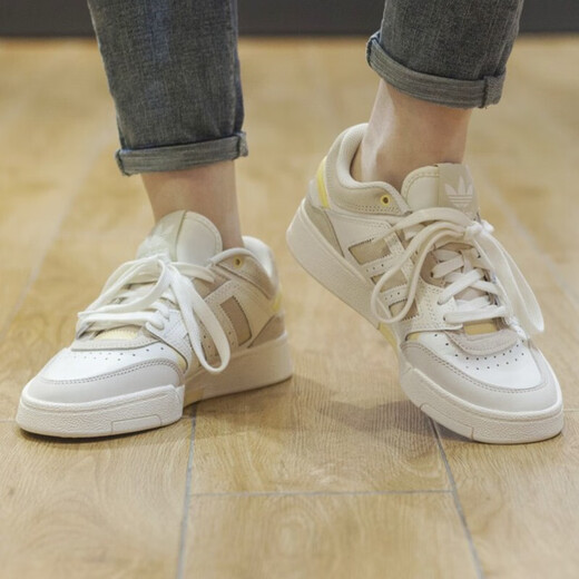 阿迪达斯 （adidas）三叶草女鞋秋季新款运动鞋防滑低帮板鞋时尚休闲鞋GW9736 GW9737 36