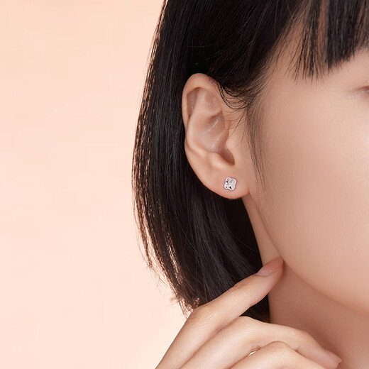 Liuguifu Jewelry Platinum Earrings Women's PT950 Clover Ear Stick Earrings Birthday Gift 1.20g