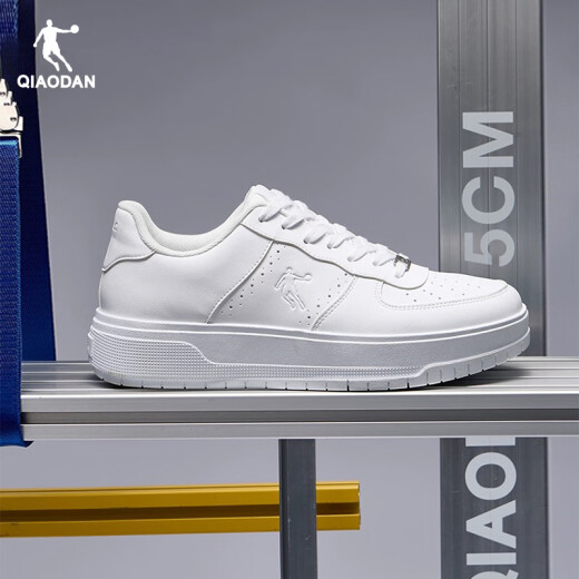 Zapatos para hombres de cinco centímetros, zapatos blancos bajos, zapatos deportivos casuales de altura de moda y versátil