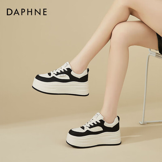 达芙妮（DAPHNE）小白鞋女新款女鞋厚底增高松糕休闲板鞋春款学生鞋子 米黑色 单层 跟高7cm（春秋款） 37 (235mm) 标准码