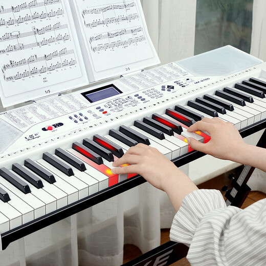 美科（MEIRKERGR）MK-2100白色智能版+琴架 智能亮灯61键钢琴键多功能电子琴连接话筒耳机U盘手机pad带琴架