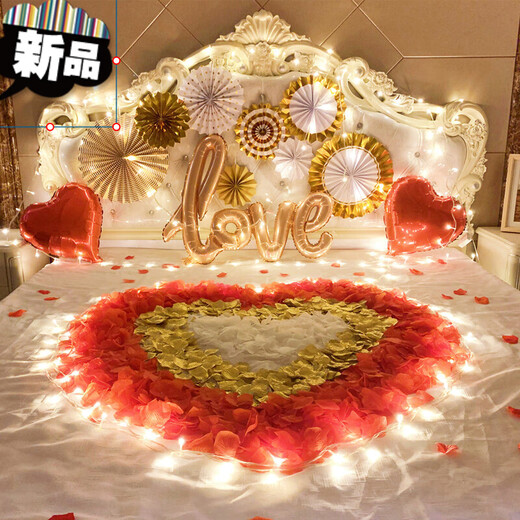 Decorate birthday scene for wife's room birthday, romantic Valentine's Day, rose petals, wedding room, confession and proposal, room bed decoration, romantic petal lantern package thirty (with 10-meter light string, pump + tape)
