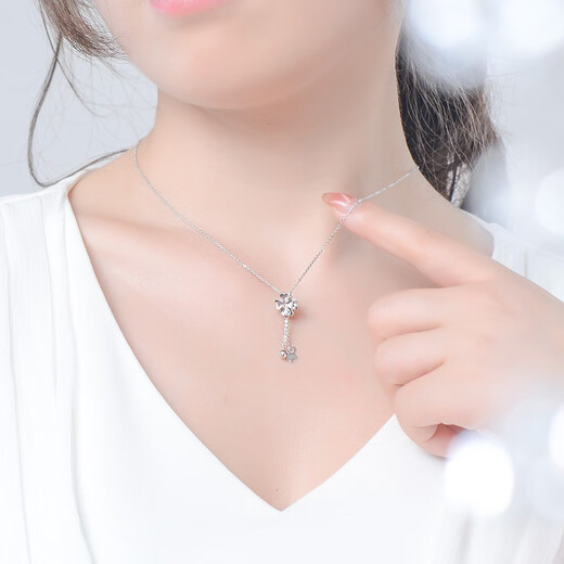 Yuan Shengfu's new PT950 high-quality four-leaf clover platinum necklace, fashionable tassel platinum chain clavicle chain, 4.33g, length 40-42cm adjustable