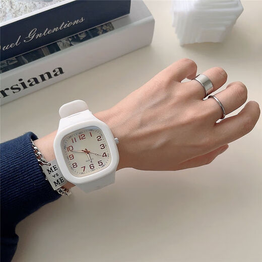 Esté atento a los exámenes de estudiantes de secundaria y senior de estudiantes de secundaria Ins Nicho de Nicho Square Square Simple y versátil de cuarzo Electronic Watch 7027 Boxe Digital Cinnamon Box + Battery