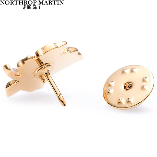 North Martin Jacket Suit Suit Quality Brooch Men's Lapel Pin Women's Exquisite Birthday Gift Accessories Maple Leaf Gold