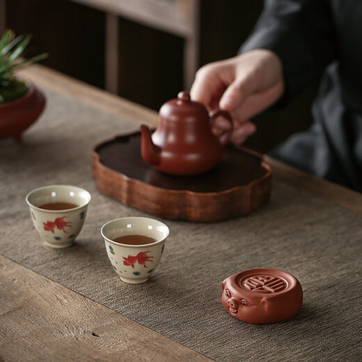 Yuxuan purple clay tea pet ornaments tea play tea art piggy coaster handmade can raise lucky pigs pot holder cover decoration small lucky pig coaster cover red mud