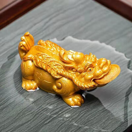 Heart-to-heart, color-changing tea pet ornaments, color-changing Pixiu tea pets to attract wealth, tea table small ornaments, Kung Fu tea set accessories, tea ceremony tea table decorations, tea play, temperature-changing color-changing Pixiu tea pets (gold)