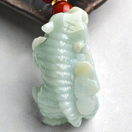 A Jade in a Thousand Years 11.11 shopping spree for jade handle pieces. Men’s jade playing pieces, playing with jade, which symbolizes a prosperous career. Model Two Tigers QZK0209-3f
