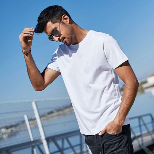 Antarctic 4-piece t-shirt men's short-sleeved men's ice silk feeling seamless pure black and white half-sleeved clothes Modal T-shirt vest summer casual sports high elastic underwear men's bottoming fir undershirt 2 black + 2 white super elastic one size fits 100-160Jin[, Jin is equal to 0.5 kilogram]