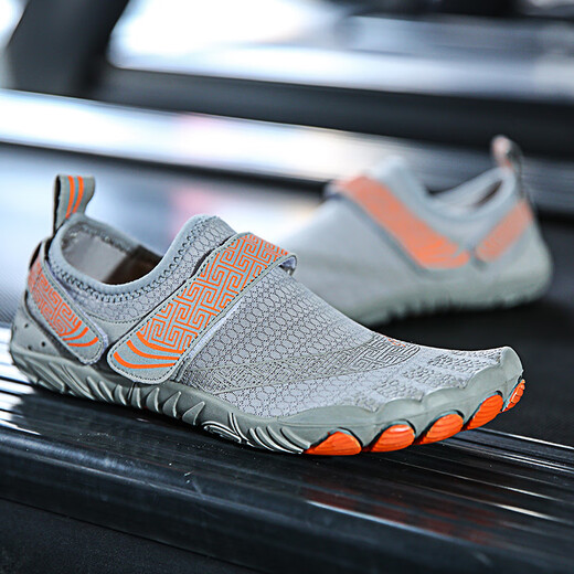 Ruizhilang skipping rope sneakers, yoga treadmill shoes, men's and women's soft-soled children's indoor gym special non-slip training shoes, Ju 1721 light gray (one size smaller) 43