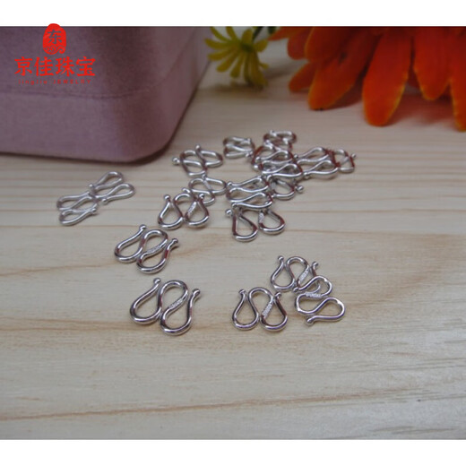 Jingjia Fat Dong Lai's Chinese Valentine's Day gift Pt950 platinum necklace buckle head PT950M buckle buckle DIY white small size PT950 platinum M buckle 0.38g