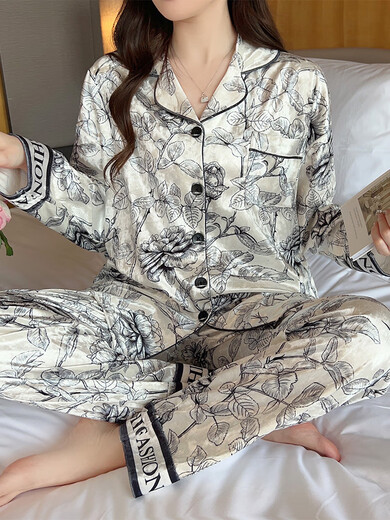 Xuan Mulin 2024 Nuevo pijama de terciopelo de oro para mujeres en primavera, otoño e invierno La ropa casera de tinta de cárdigan de manga larga se puede usar afuera de 5009 letras M Flower M