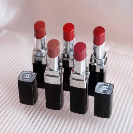 (CHANEL) Miss Coco's dazzling color lipstick cocobloom silver tube is a gift for my girlfriend and wife on Women's Day 130# dazzling color coral orange