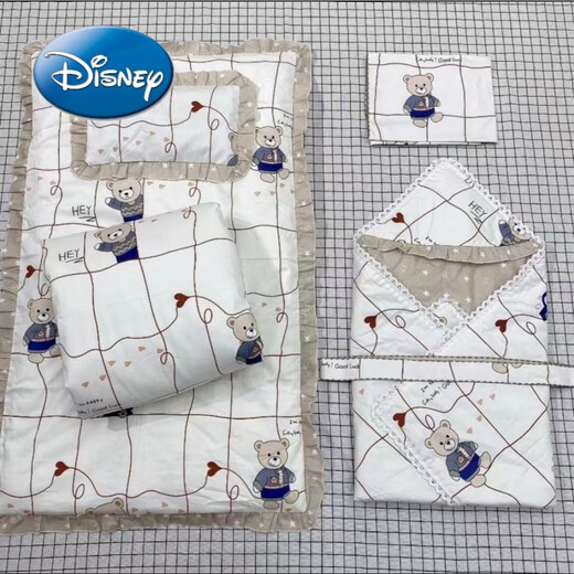 Disney (Disney) baby gift box newborn cotton twill quilt six-piece set cotton six-piece set newborn quilt bag quilt single off-white heart 100cm six-piece set