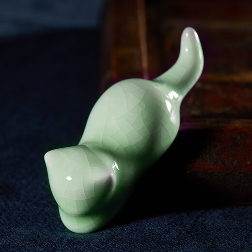 Low price on the whole network Rongbaozhai Four Treasures of the Study French Brush Holder Mountain Brush Holder Brush Holder Paperweight Ruler Ceramics Ru Kiln Ice Split Glaze Cute Kitten Pen Holder-Douqing