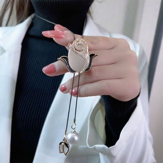 Leaf-cutting ant tulip sweater chain, high-end and versatile long necklace, women's autumn and winter fashion accessory, coffee golden tulip sweater chain