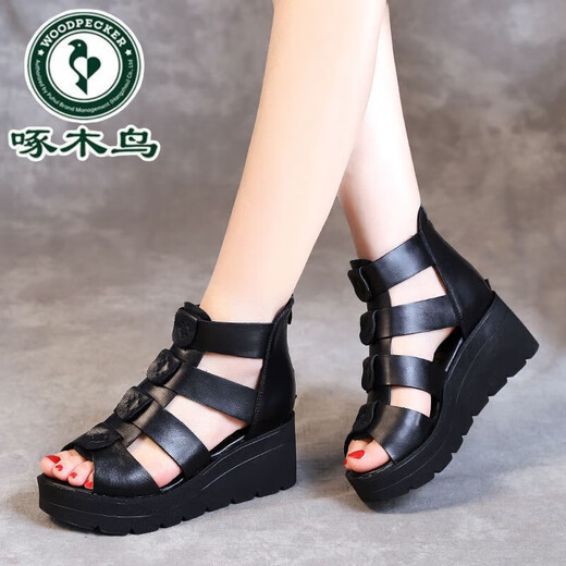 啄木鸟夏季新款皮凉鞋女坡跟女凉鞋黑色厚底松糕底鱼嘴高帮罗马凉靴 黑色 35