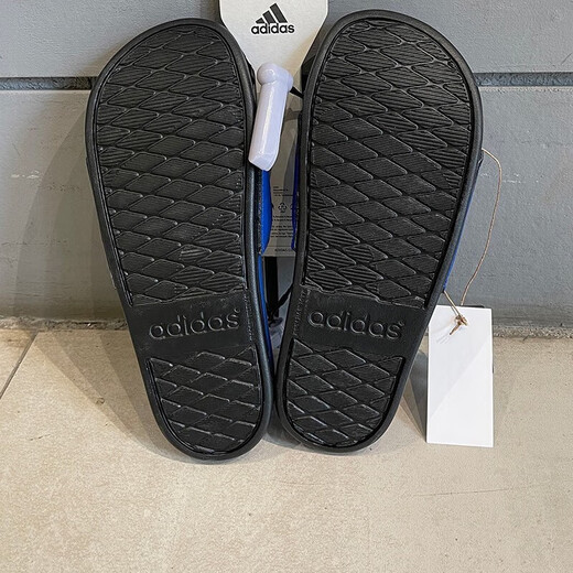 Adidas Slippers Chaussures pour femmes automne Nouvelle plage extérieure Sports de natation et sandales décontractées GV9713 BLUE 40,5 (250 mm)
