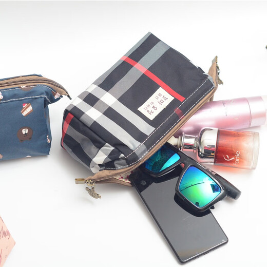 Yu Fengyue cosmetic bag small portable waterproof belongings storage bag bag Internet celebrity ins new large capacity female trend black plaid
