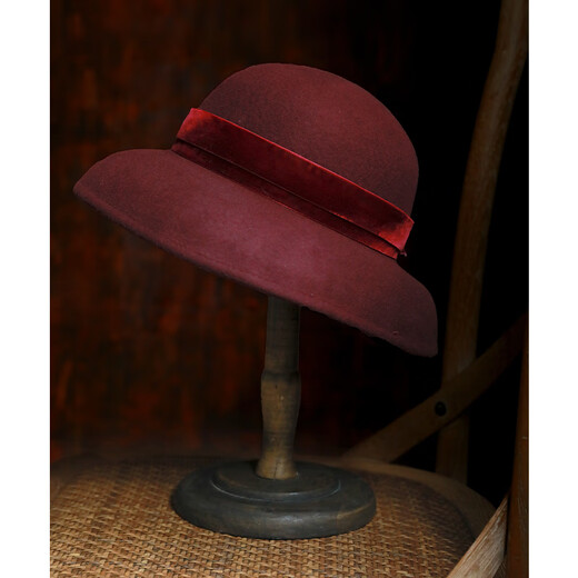 MISMEMO Hepburn style top hat for women in autumn and winter British retro wool felt hat French socialite woolen fisherman hat silent black