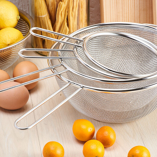 
YOSHIKAWA imported Yoshikawa 304 stainless steel egg beating basin, vegetable basin mixing bowl with handle filter drain basin filter water SJ1391 stainless steel basin 14cm (pay scale)