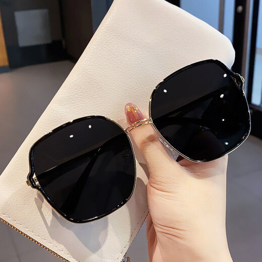 Mi Jilin 2022 new style sunglasses for women, sun protection, slimming, large frame, fashionable Korean version of the same style as the Internet celebrity, versatile sunglasses, bright black, glasses + mirror box + mirror cloth
