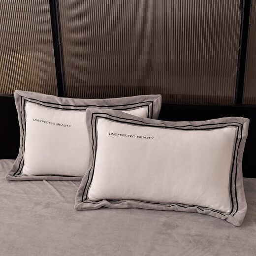 Yalu Class A baby milk velvet four-piece set high-end bedding flannel sheets winter coral velvet duvet cover bed sheet M Vick - Ivory White Class A baby velvet 1.8m bed sheet style four-piece set - quilt cover 200*230cm