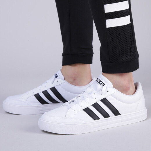 阿迪达斯（adidas）男鞋新款休闲时尚轻便滑板鞋舒适透气麂皮运动休闲鞋FY3036 AW3889 42.5