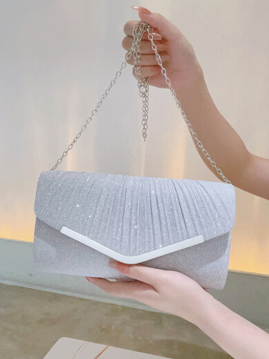 Kuqidishu enveloppe de mode sac femmes 2024 Nouvelle température dîner robe craquier maman mariage cheongsam sac femmes triangle or bord noir