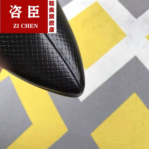 咨臣真软皮民族风皮靴女2025秋冬新款尖头粗跟短靴百搭妈妈鞋马丁靴 棕色【绒里】 【标准尺码】