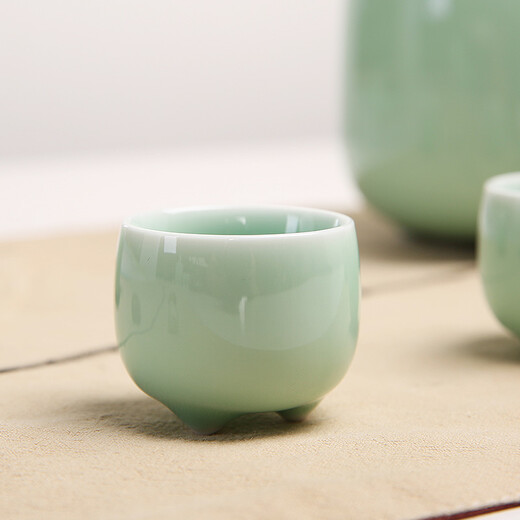 Fengge original celadon wine cup, Chinese celadon wine set, white wine cup, yellow wine cup, goblet, spirit cup, ceramic wine cup, household Japanese wine cup, small wine cup, pink green