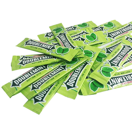 Green Arrow Original Mint Chewing Gum, about 100 pieces in a bag, to freshen your breath after a restaurant meal