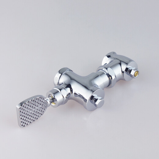 
Guyuan Tongming-mounted foot-pedal toilet flushing valve 3524 horizontal telescopic foot-release valve (1 inch water inlet and 1 inch water outlet)