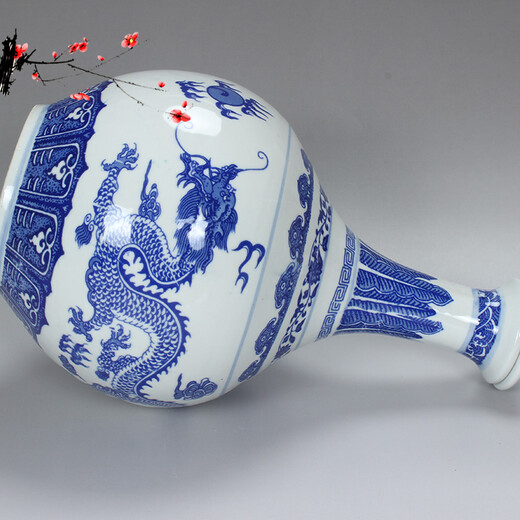 Xindeheng Jingdezhen Ceramics 5 Jin Jin equals 0.5 kg blue and white porcelain sealed long neck flat lid wine bottle cool bottle wine jar double dragons playing with beads 5 Jin Jin equals 0.5 kg packed cool bottle double dragons playing with beads