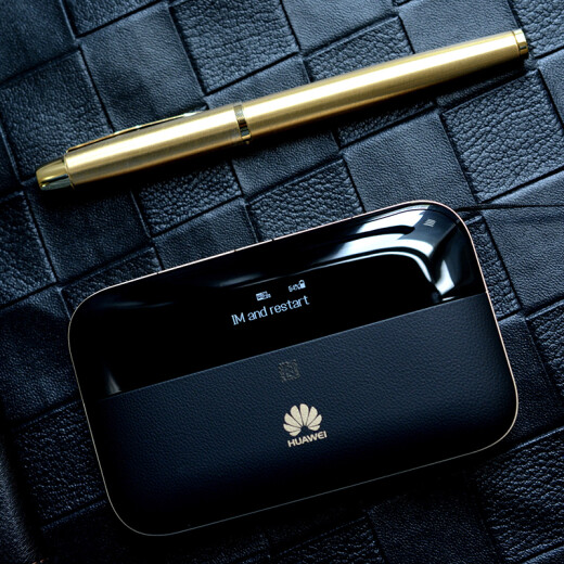 Huawei accompanying WiFi2Pro4G wireless router mobile wifi portable wifi/car MiFi/6400 mAh power bank/E5885