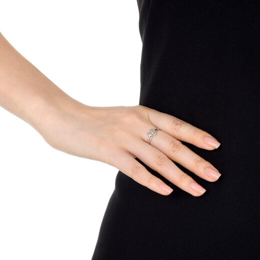 Chow Sang Sang Pt950 platinum ring platinum heart-shaped ring women's ring 54960R priced 13 circles - 2.34 grams (including labor cost 300 yuan)