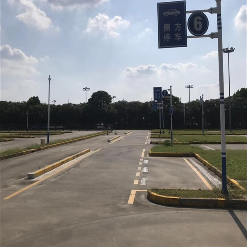 Anting Wheels provides door-to-door pick-up and drop-off training for ladies from all over the city in Shanghai. Accompanying and driving lessons for novices of this race. One-on-one C2 automatic transmission SUV 6-hour package full-week class.