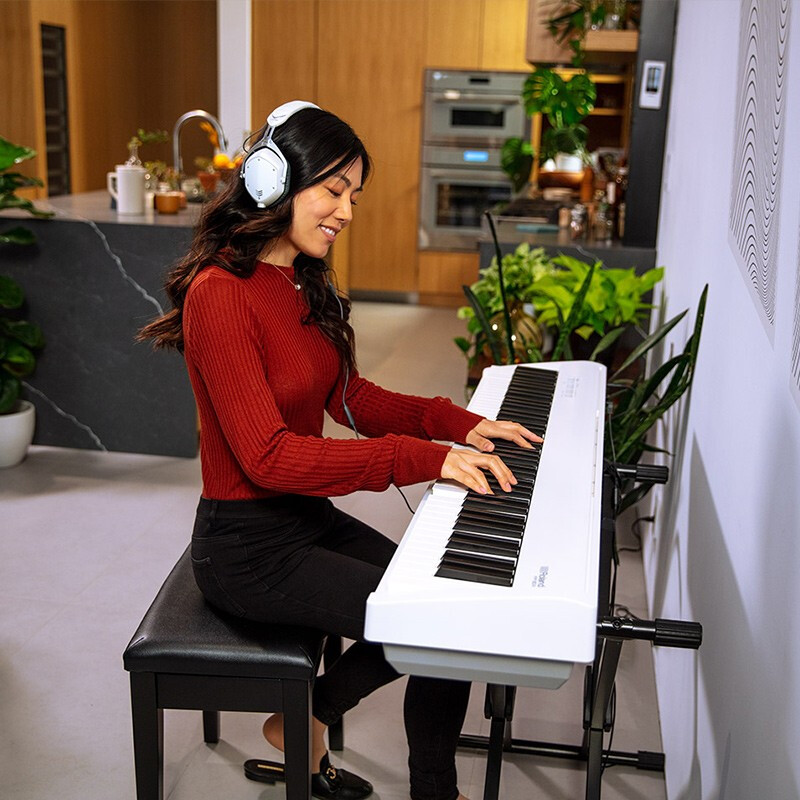 Roland Electric Piano FP30X Heavy Hammer Portable Electronic Piano for Adults and Children Beginners Entry-level Smart Grade Examination Piano FP30X Black + Original Wooden Frame + Three Pedal + Accessories