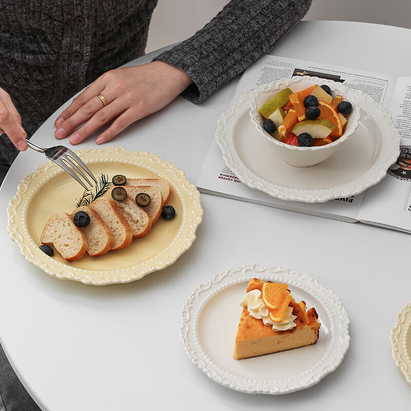 Honor Time French ins embossed plate retro-style ceramic dinner plate home plate dinner plate fruit plate dish plate cream high-end tableware white shallow plate 6 inches