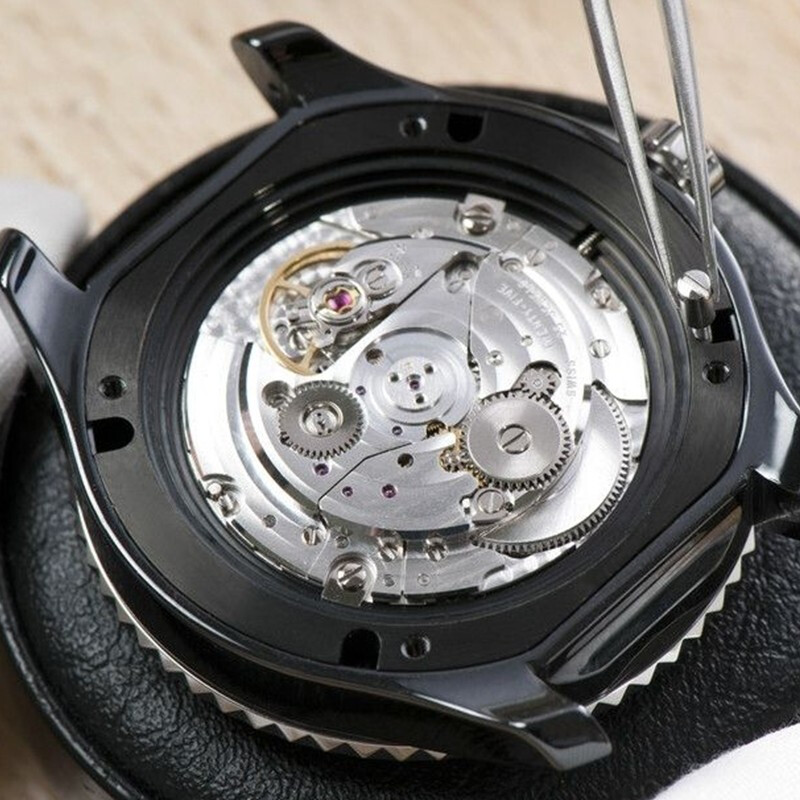 Swiss Emilon watch repair shop. Emilion watch repair and maintenance. Battery replacement. Watch mirror replacement. Watch strap replacement. Watch repair. Replacement of ordinary watch strap.