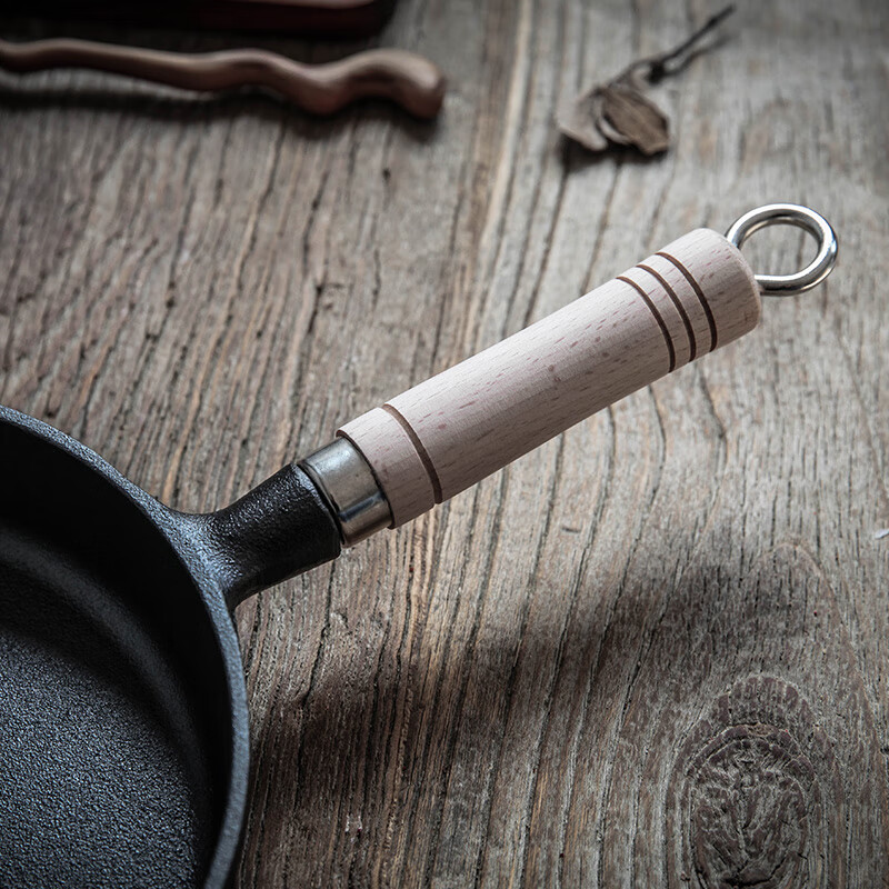 Dianjiang flat-bottomed frying pan cast iron steak frying pan uncoated breakfast omelette cast iron pan not easy to stick 22cm wooden handle frying pan