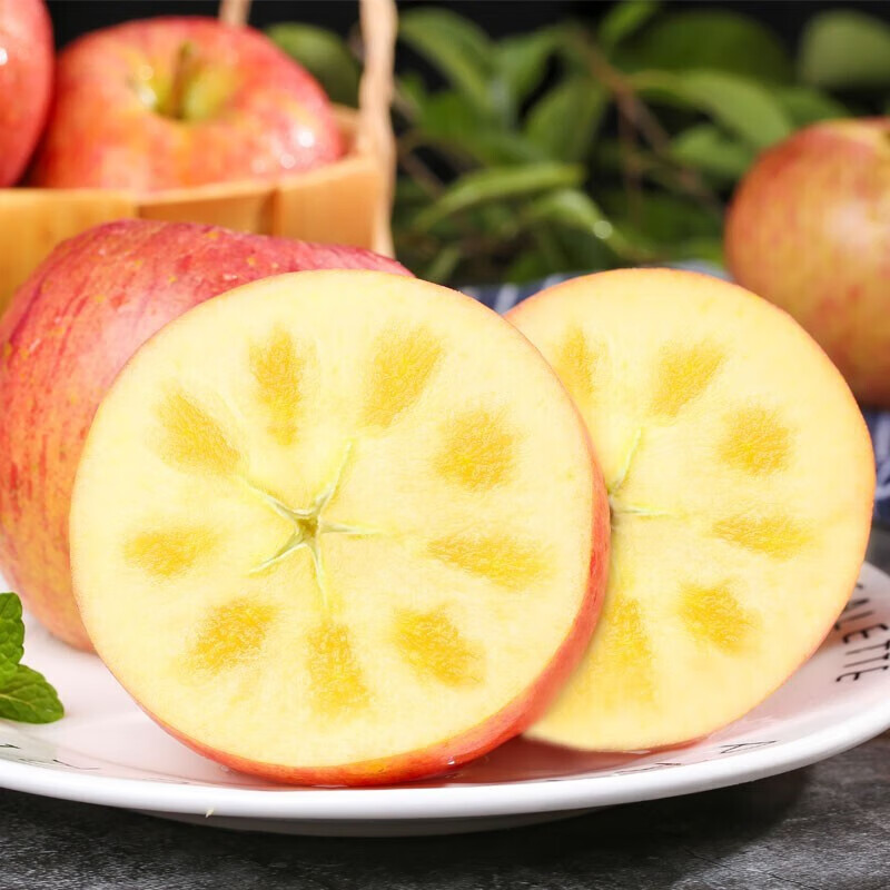 Longbaiwei authentic fresh rock candy apples, seasonal fruits, domestic red Fuji ugly apples, whole box, 5 jins in the whole box, fruit diameter 80-85mm, net weight 4.5 jins