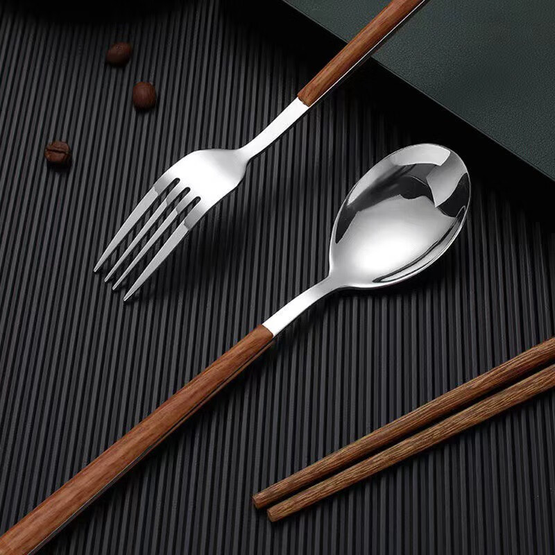 Saint-Bile stainless steel portable tableware creative imitation wood grain spoon chicken wing wood chopsticks 2-piece set Portable spoon chopsticks 2-piece set