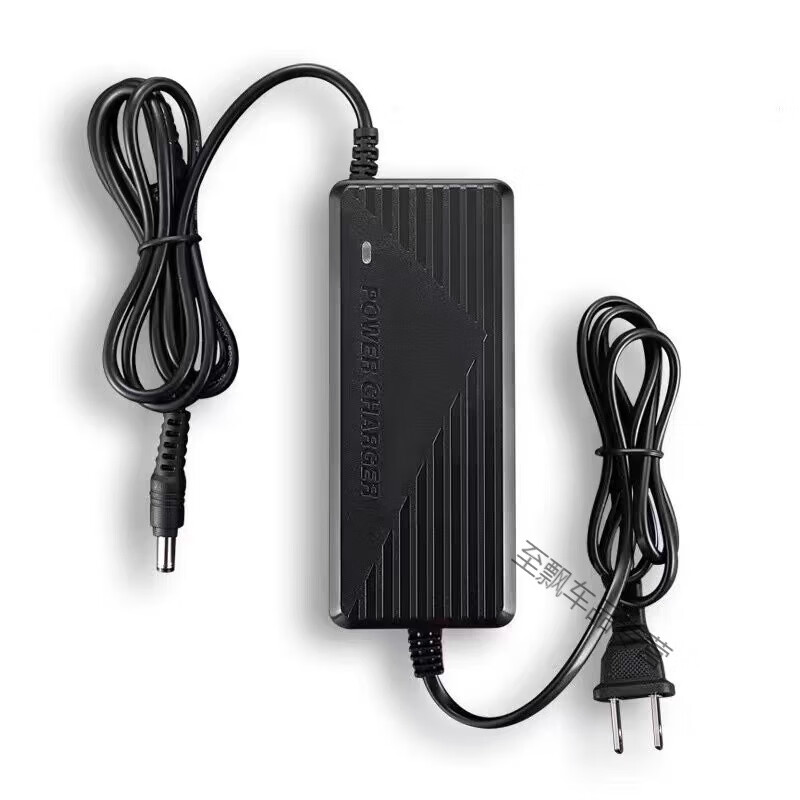 After the trip, 12.6V all-in-one charger 12V can only polymer three yuan 18650 sets of lithium batteries universal 5A6A8A9A10A 5525 interface 12.6V5A