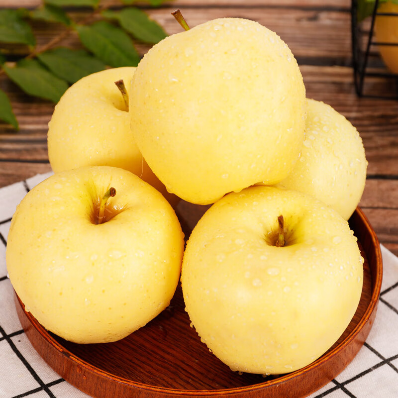 Sweet and drunk Yantai Apple Yellow Marshal Noodles Apple Golden Marshal Yellow Banana Shandong Fresh Fruit Seasonal Whole Box Fresh Fruit Net Weight 4.5 catties 75mm