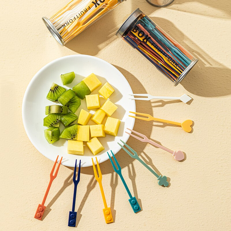 Modern housewife disposable fruit fork, household dessert fork, creative plastic fork, cake fork, fruit picks, poker style, 36 pieces, see picture 2 for specifications.