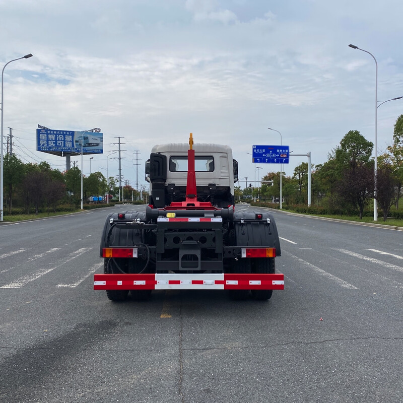 Dongfeng Tianlong 25-ton hook arm garbage truck/removable compartment garbage truck