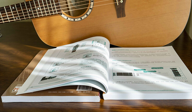 A guide for beginners to guitar (237 supporting videos, basics + playing and singing + fingerstyle, 138 popular songs)?