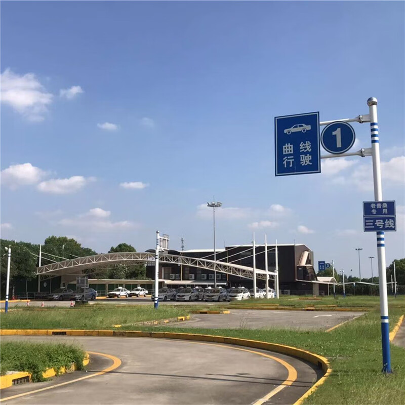 Anting Wheels provides door-to-door pick-up and drop-off training for ladies from all over the city in Shanghai. Accompanying and driving lessons for novices of this race. One-on-one C2 automatic transmission SUV 6-hour package full-week class.