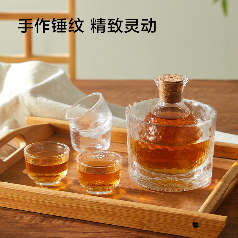 Made in Tokyo, wine set, handmade hammered Japanese sake jug, rice wine warmer, hot pot, wine cup, 1 pot, 1 cylinder, 4 cups